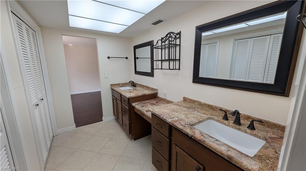 1329 Oaklawn CT, FORT MYERS FL 33919-19
