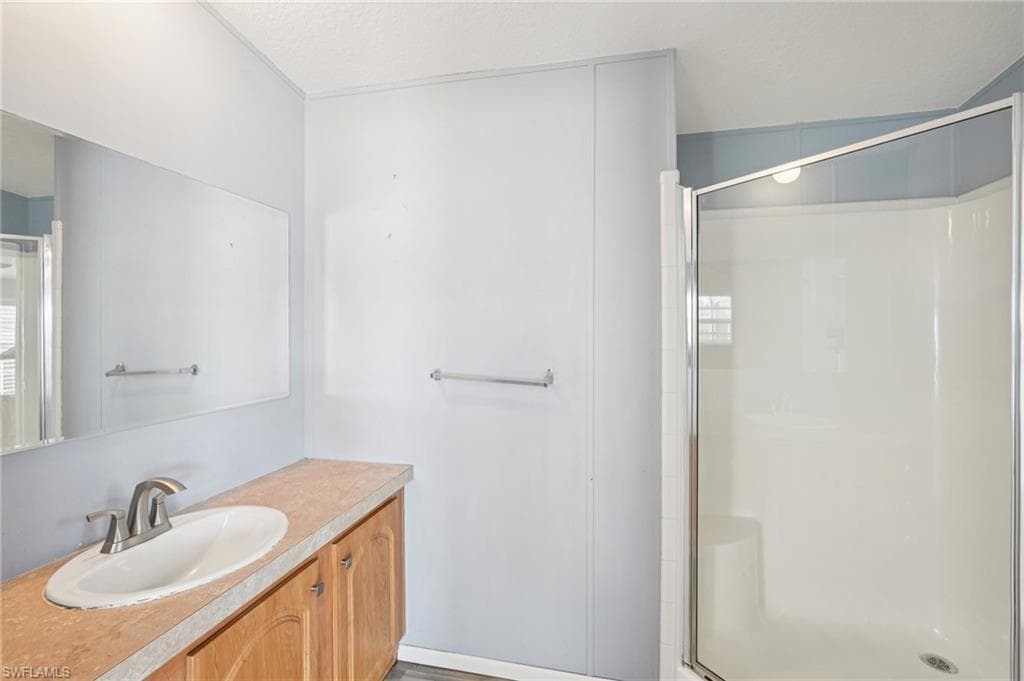 121 Kim DR 121-21
