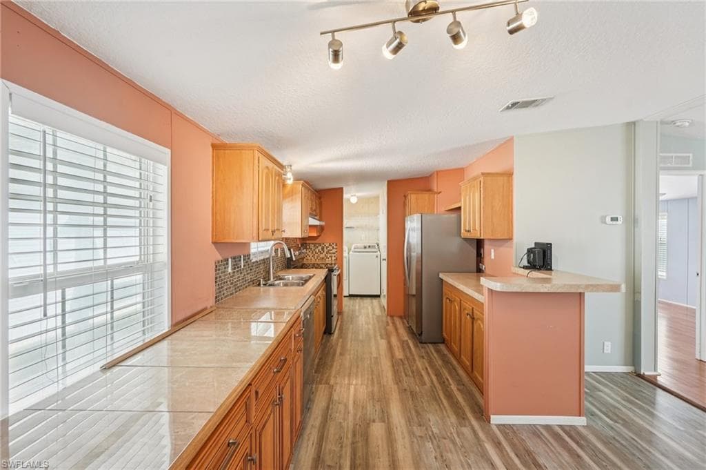 121 Kim DR 121-9