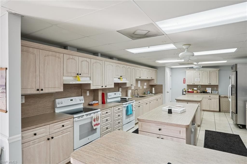 121 Kim DR 121-40