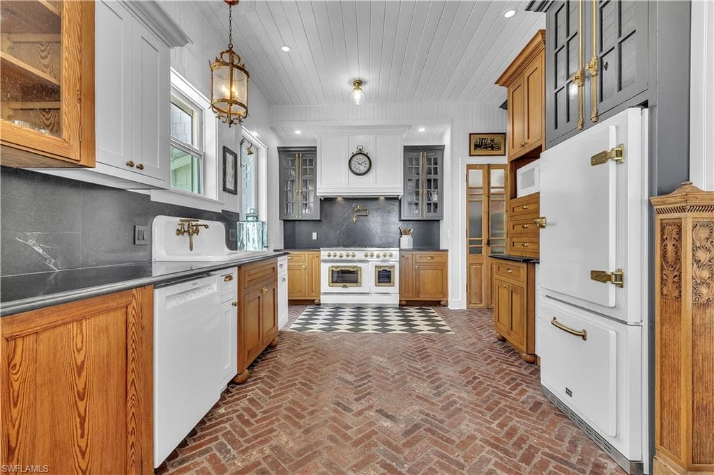 8241 Main ST-2