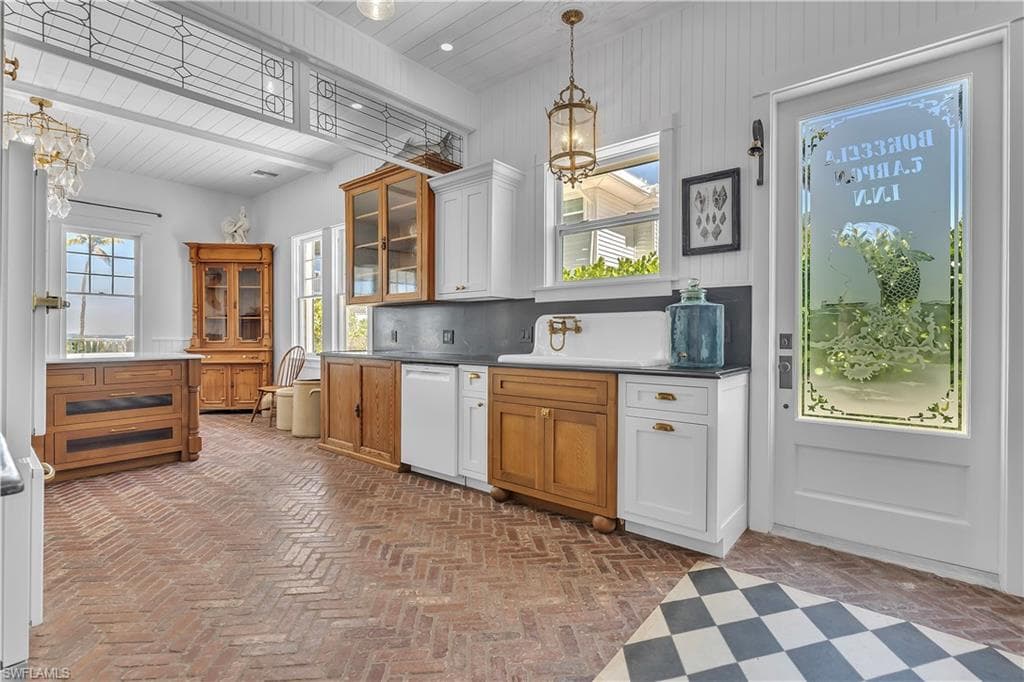 8241 Main ST-18