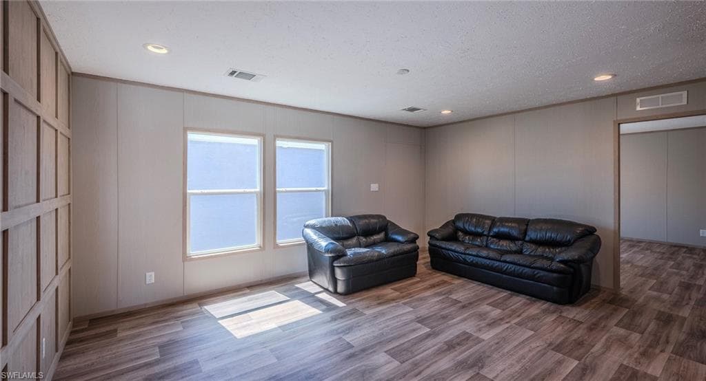 16050 Tierra PLZ-12