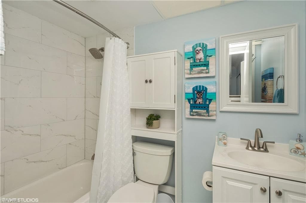 190 Turtle Lake CT # 311, NAPLES FL 34105-26