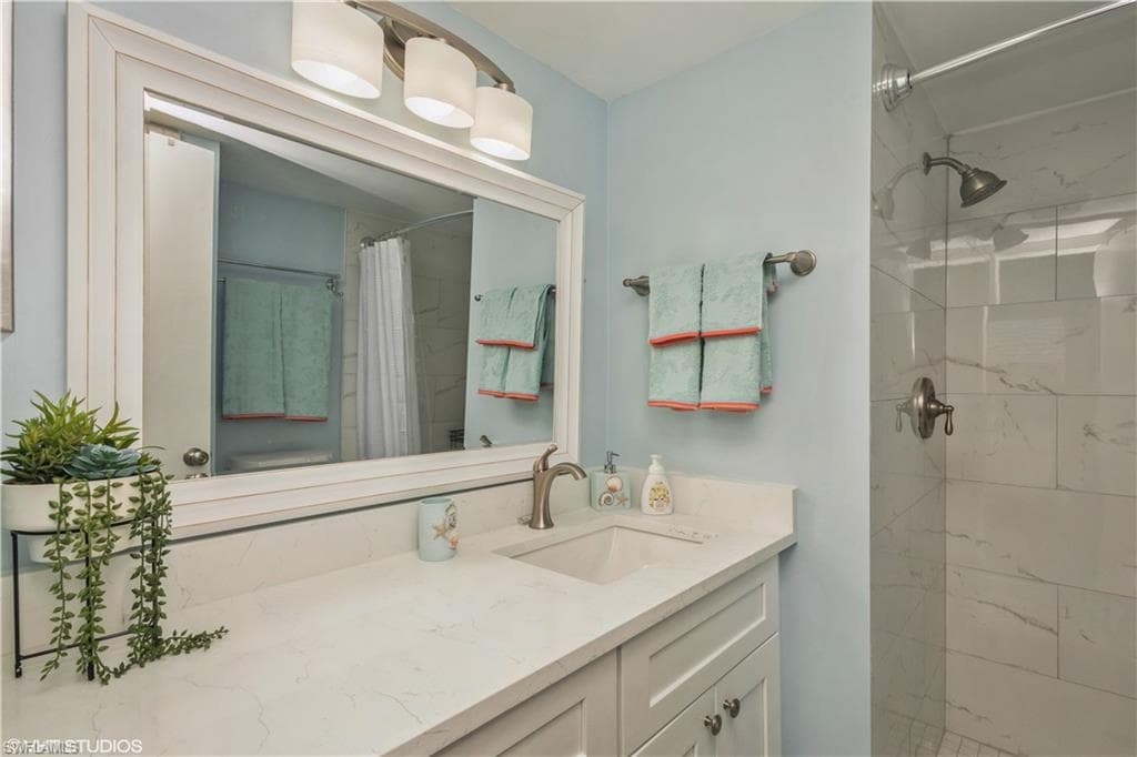 190 Turtle Lake CT # 311, NAPLES FL 34105-23