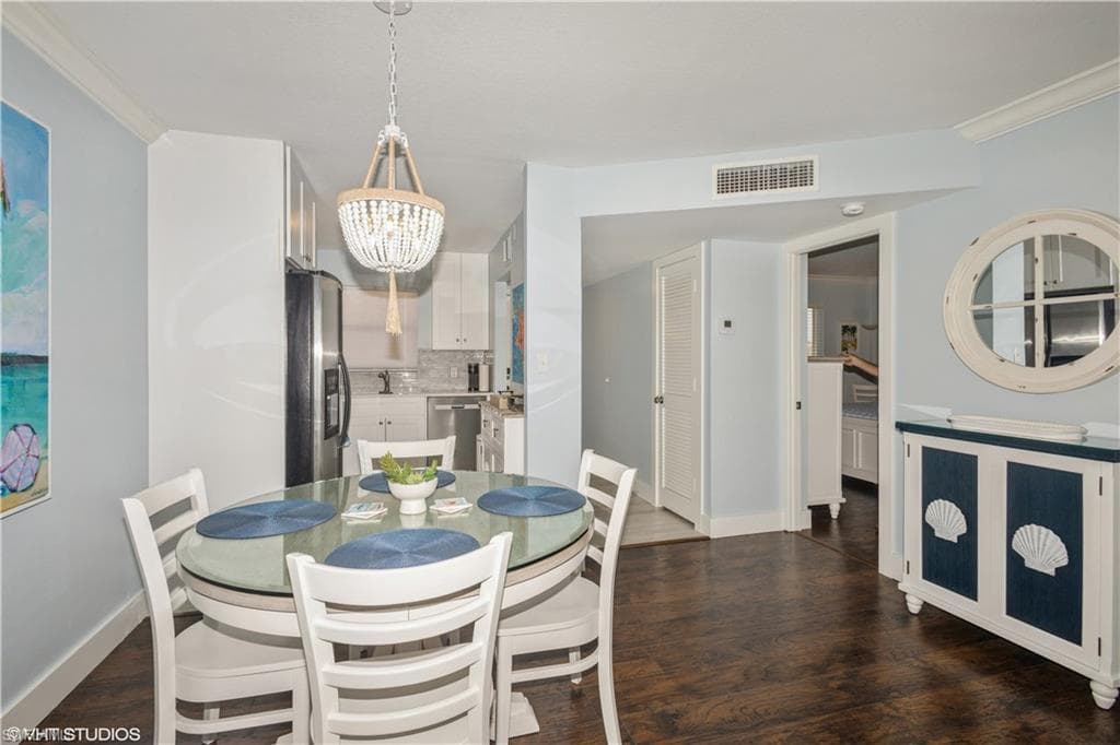 190 Turtle Lake CT # 311, NAPLES FL 34105-18