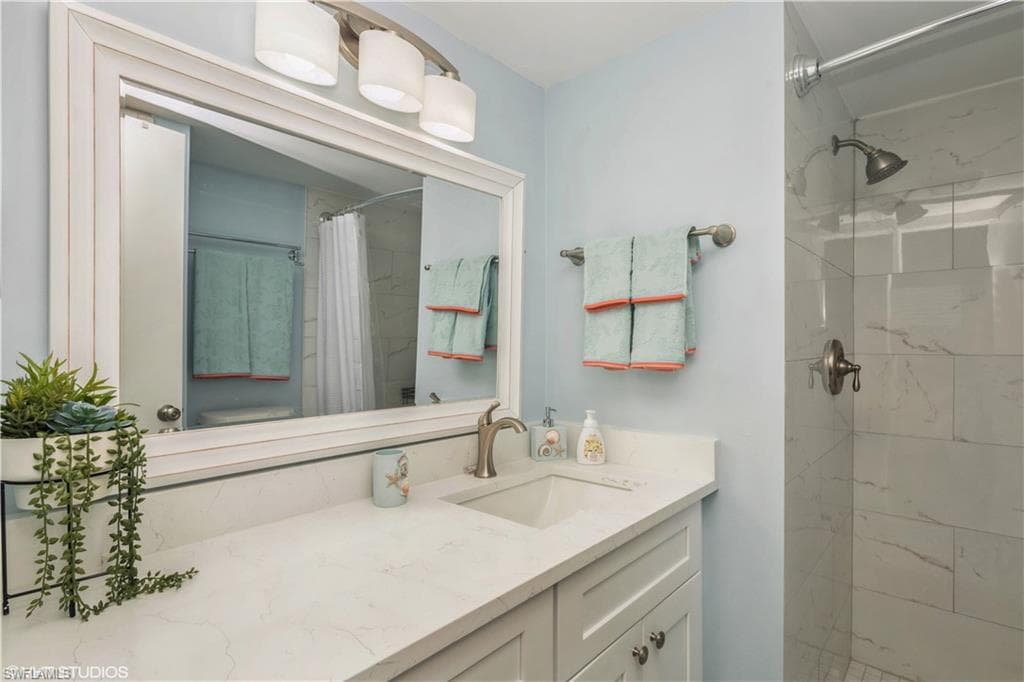 190 Turtle Lake CT # 311, NAPLES FL 34105-24