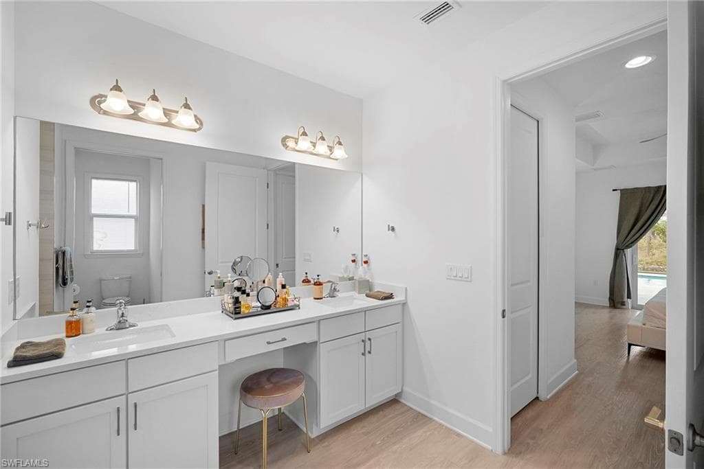 10620 Ankeny LN-34