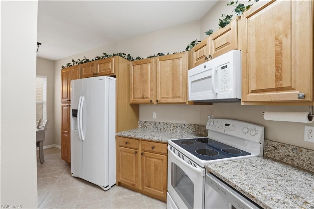 6560 Huntington Lakes CIR 104-16