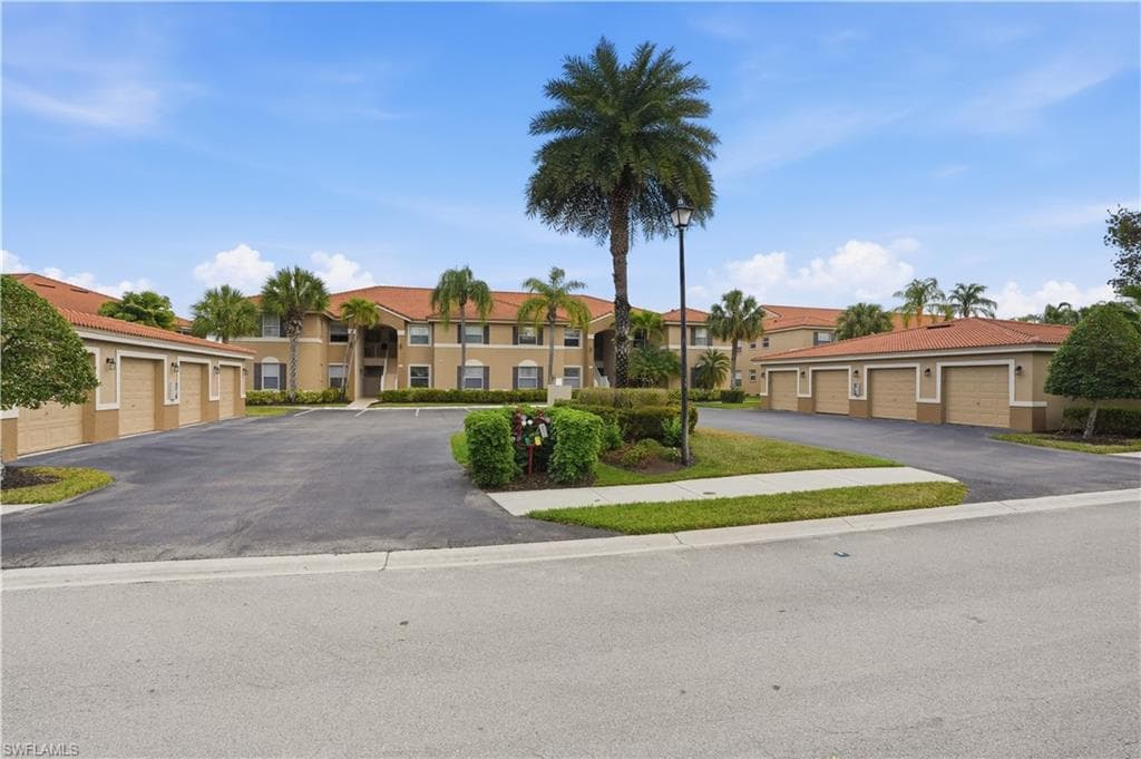 6560 Huntington Lakes CIR 104-42