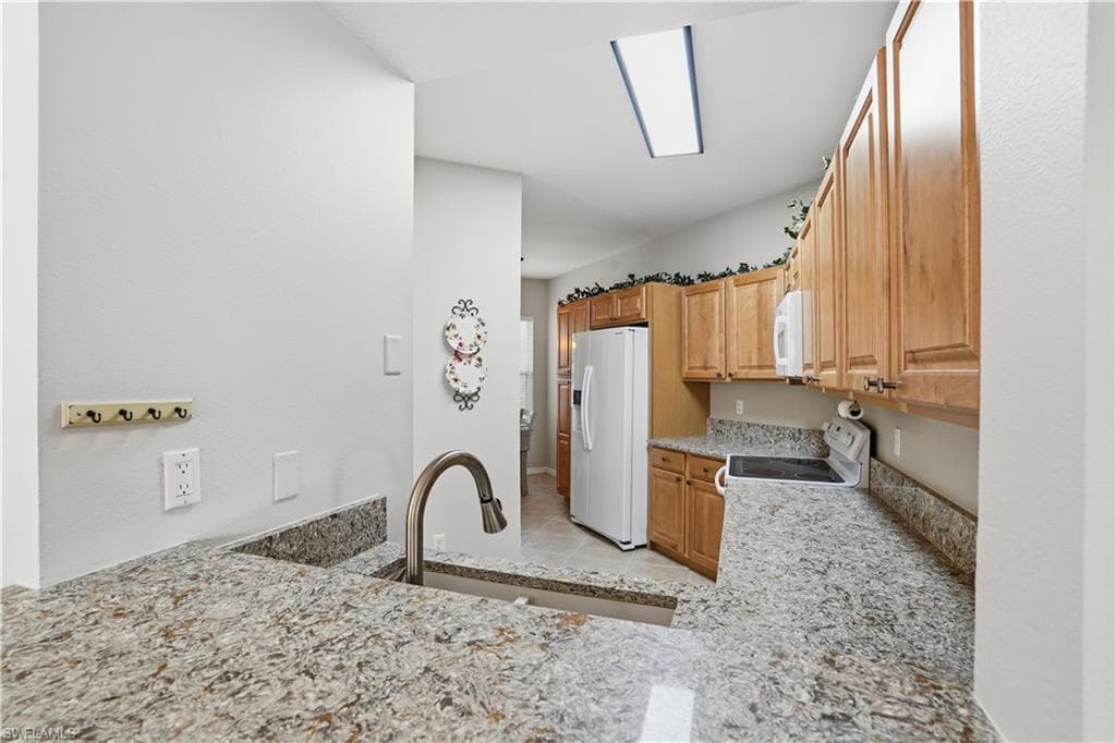 6560 Huntington Lakes CIR 104-15