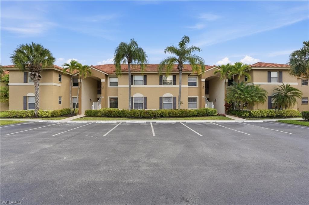 6560 Huntington Lakes CIR 104-2