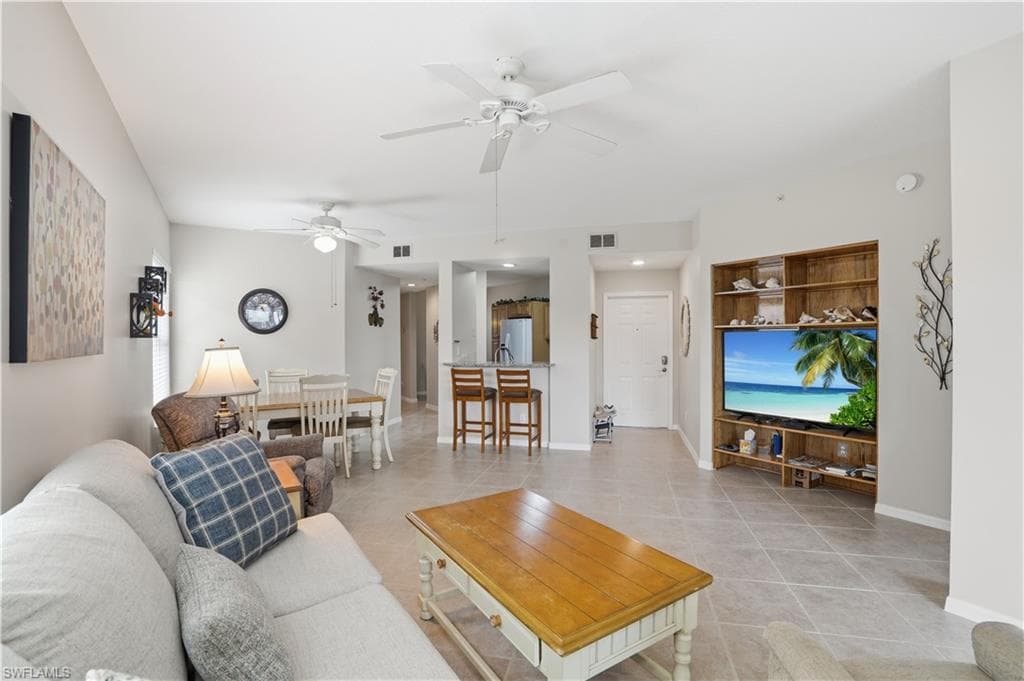 6560 Huntington Lakes CIR 104-9