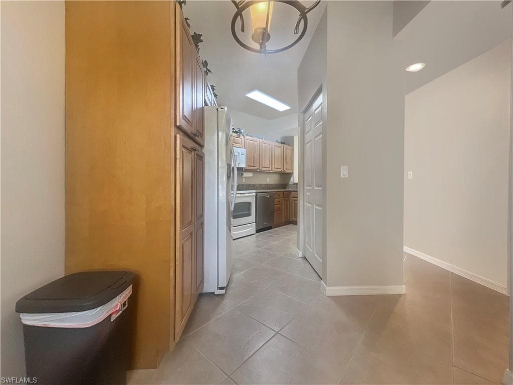 6560 Huntington Lakes CIR 104-48