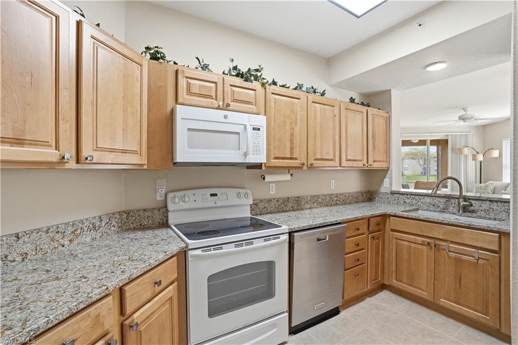 6560 Huntington Lakes CIR 104-17