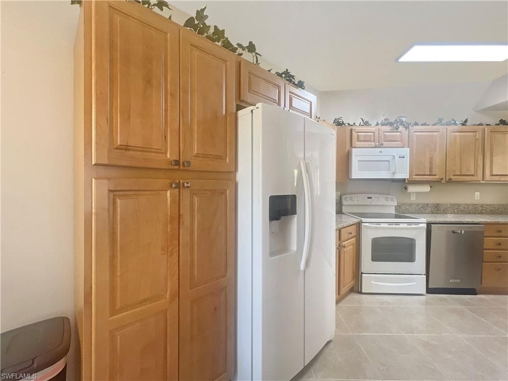 6560 Huntington Lakes CIR 104-49