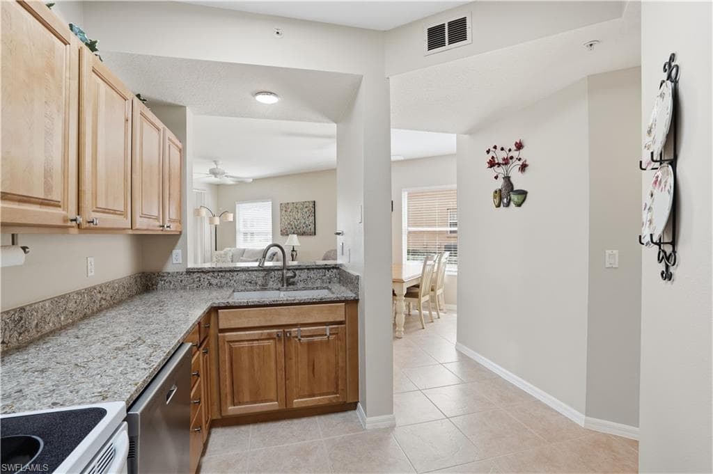 6560 Huntington Lakes CIR 104-18