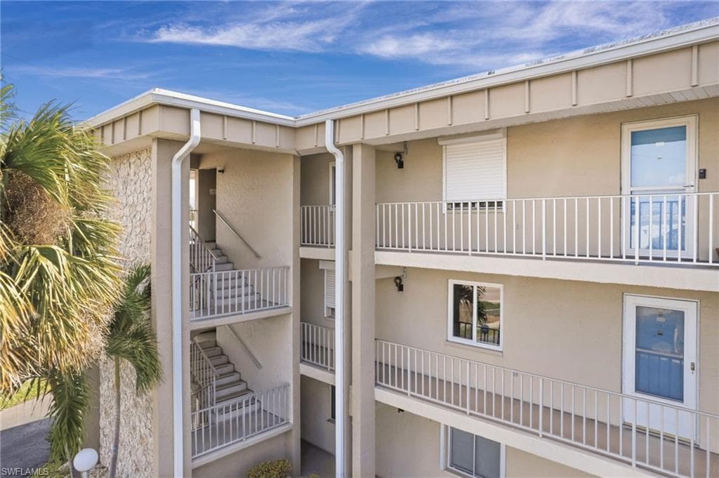 2244 Winkler AVE 301-24