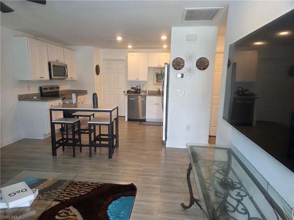 2156 Edison AVE-27