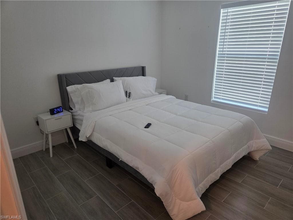 2156 Edison AVE-9