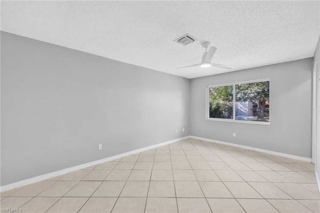 1391 Sourwood CT-11