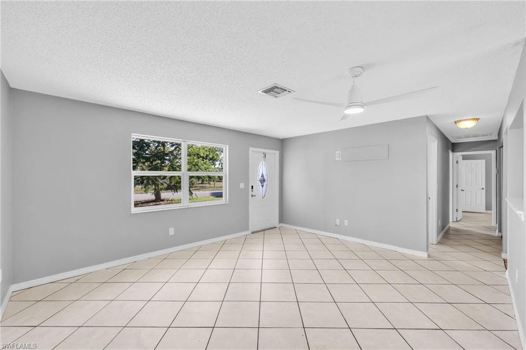 1391 Sourwood CT-4