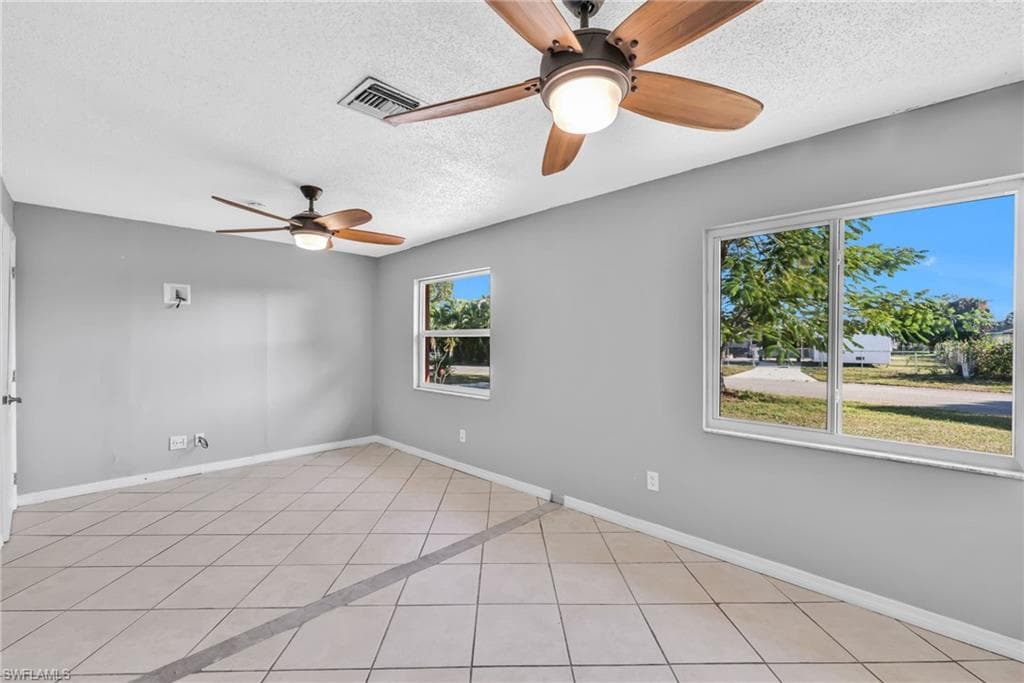 1391 Sourwood CT-19