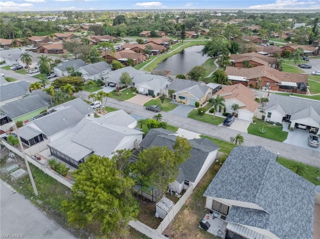 5581 Longleaf DR-33