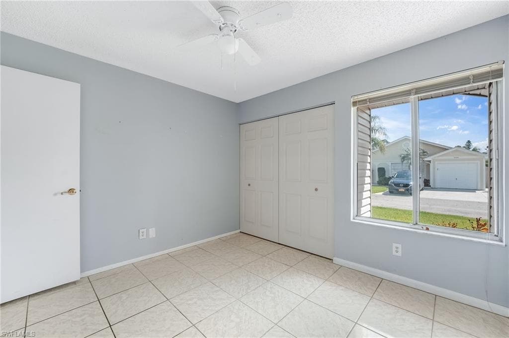 5581 Longleaf DR-24