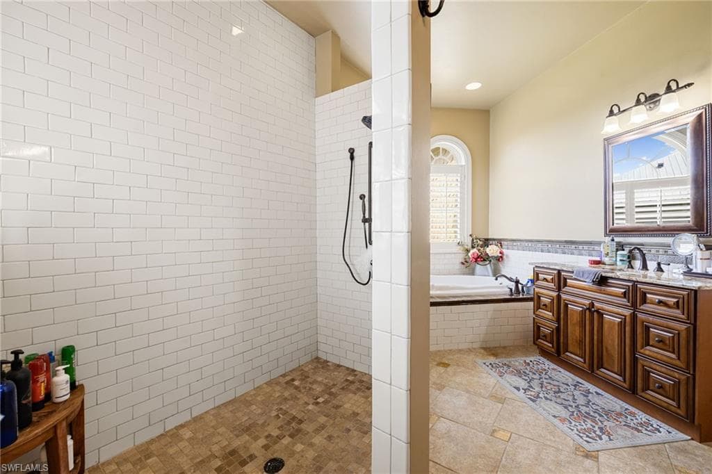 4140 Horse Creek BLVD-13