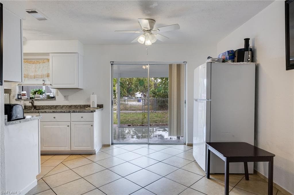 1652 Jamestown CT-2