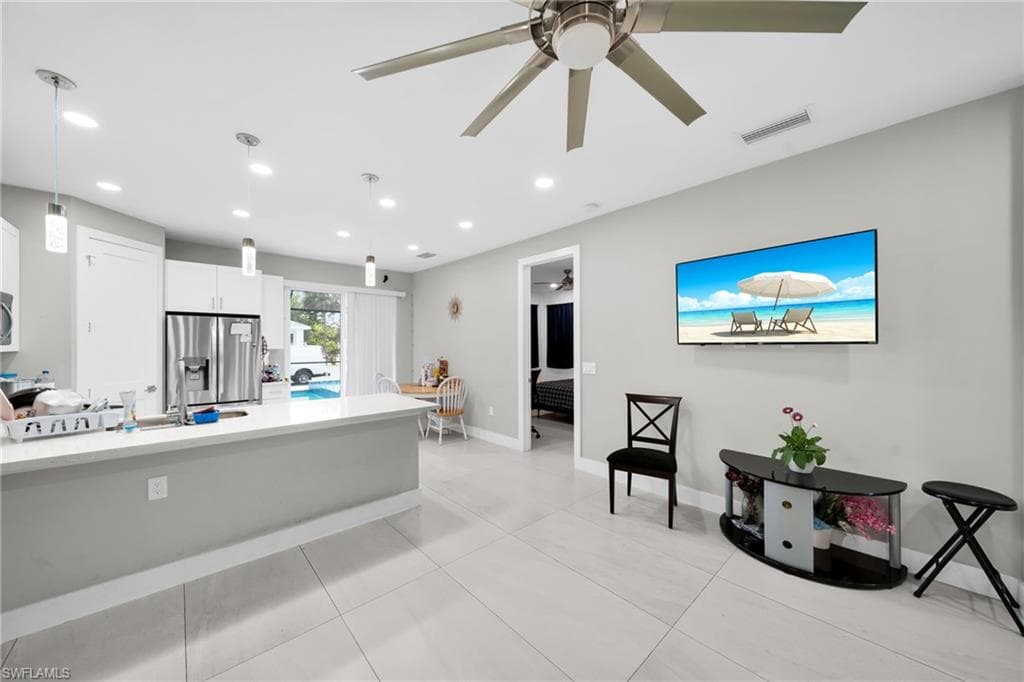 26951 N RIVERSIDE DR-11