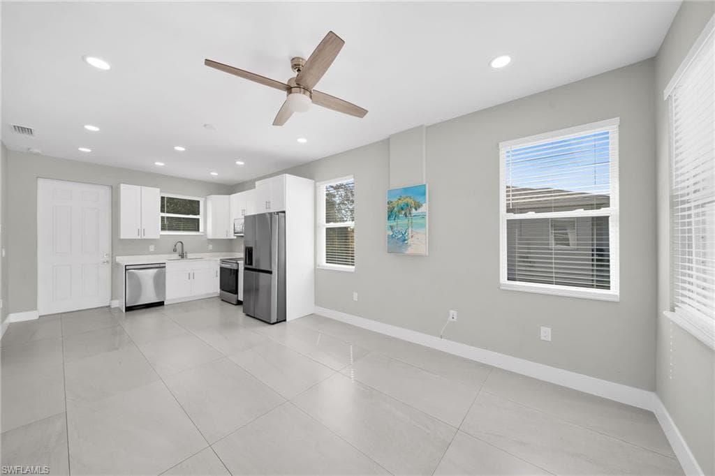 26961 N RIVERSIDE DR-26