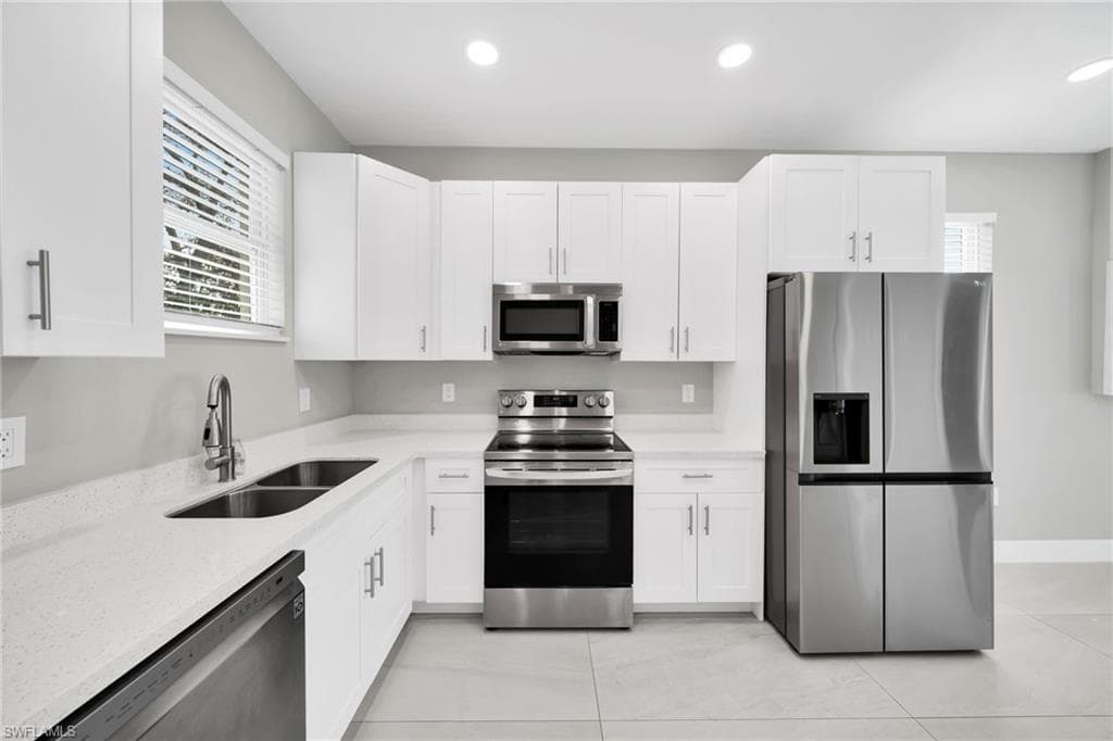 26961 N RIVERSIDE DR-30