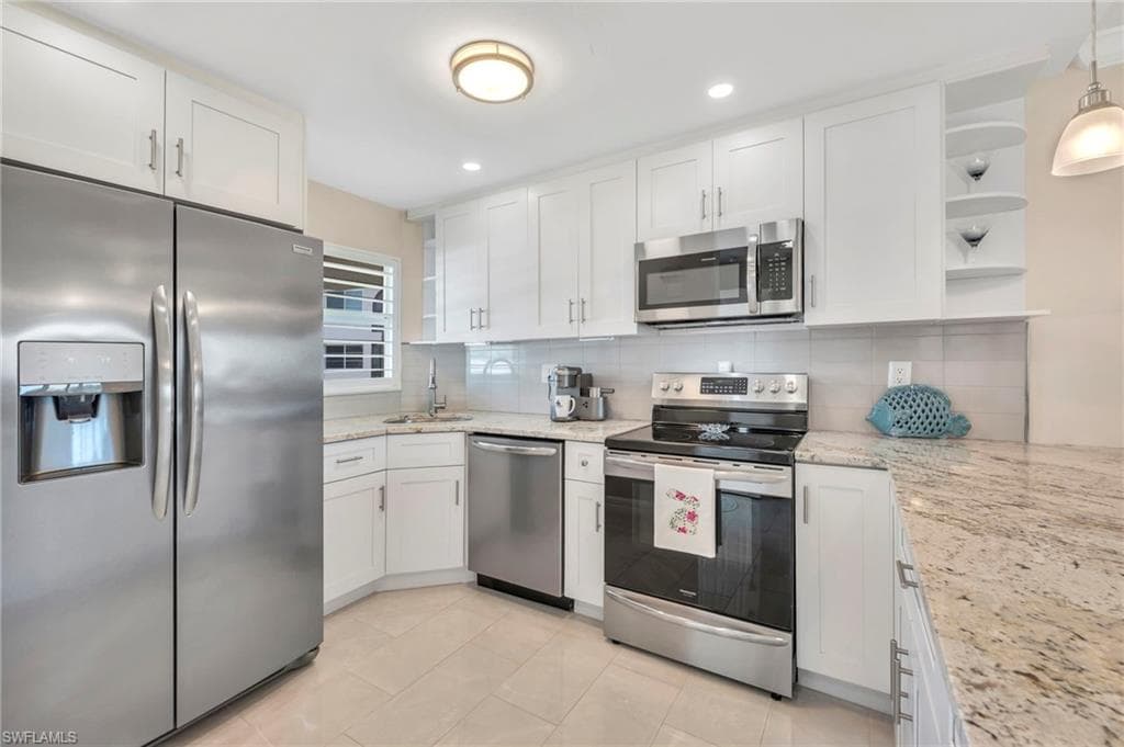 9 High Point CIR N 203-7