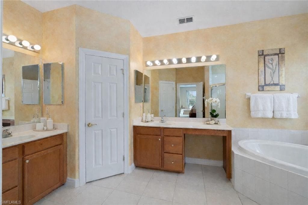 4832 Cerromar DR-15