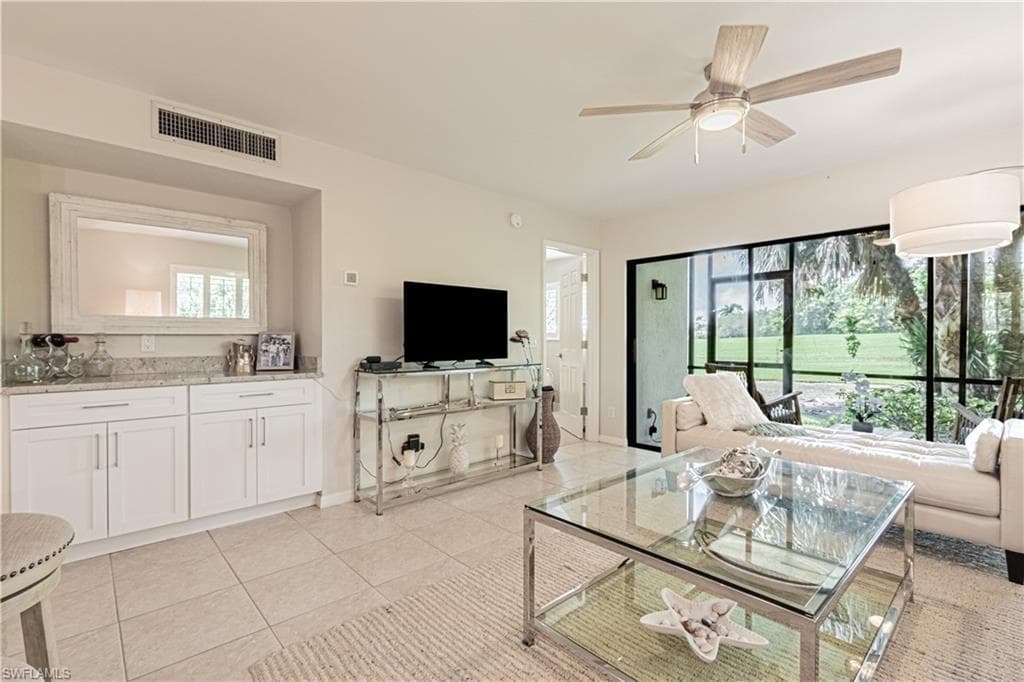 746 Eagle Creek DR W 104-5