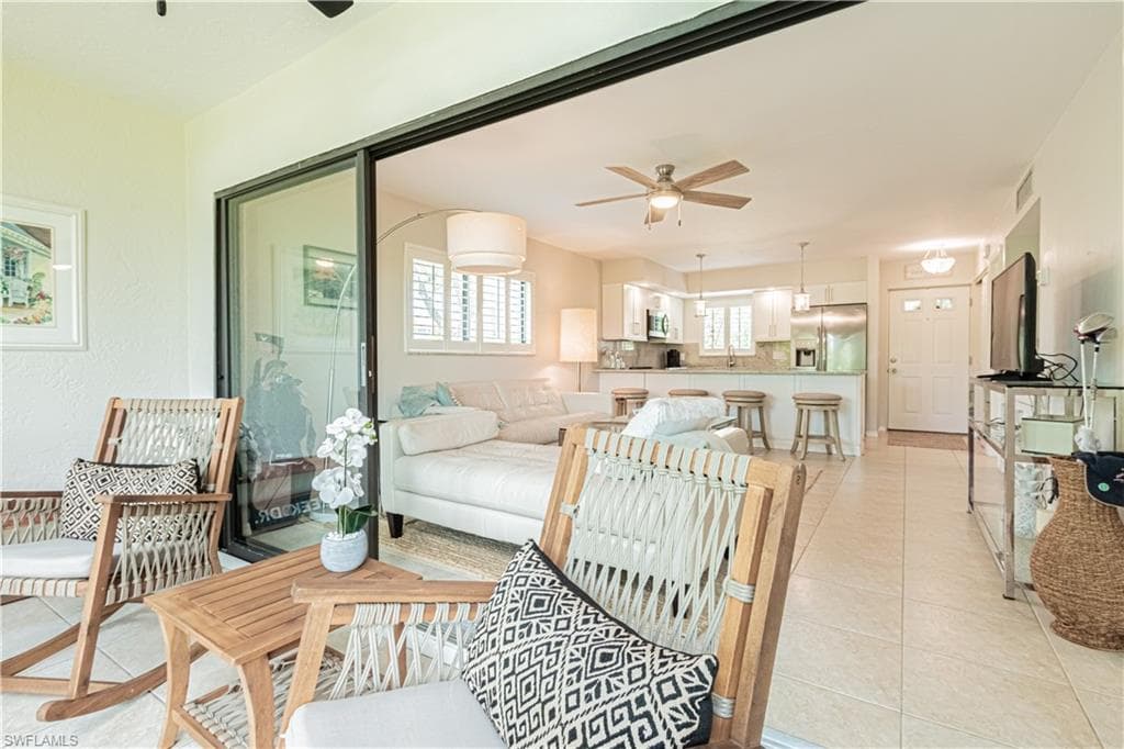 746 Eagle Creek DR W 104-6