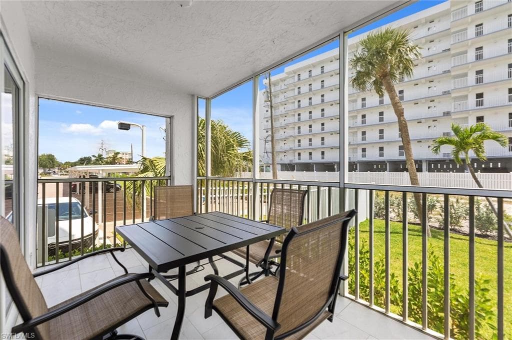 6900 Estero BLVD 108-18