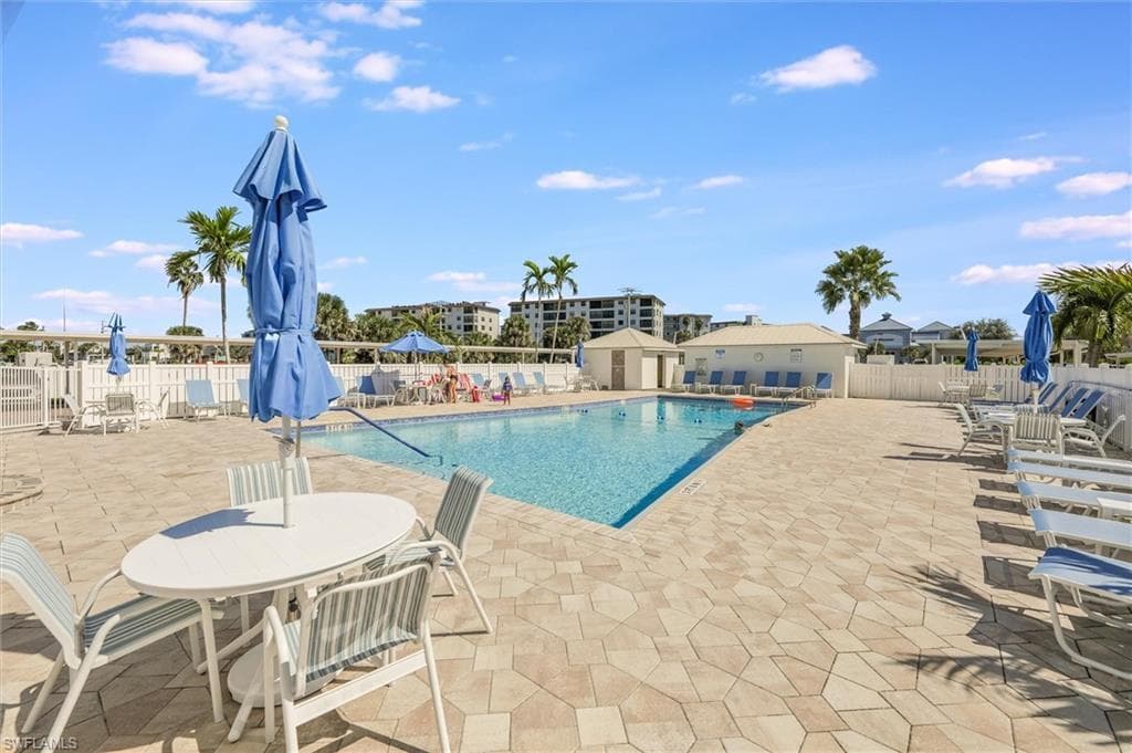 6900 Estero BLVD 108-22