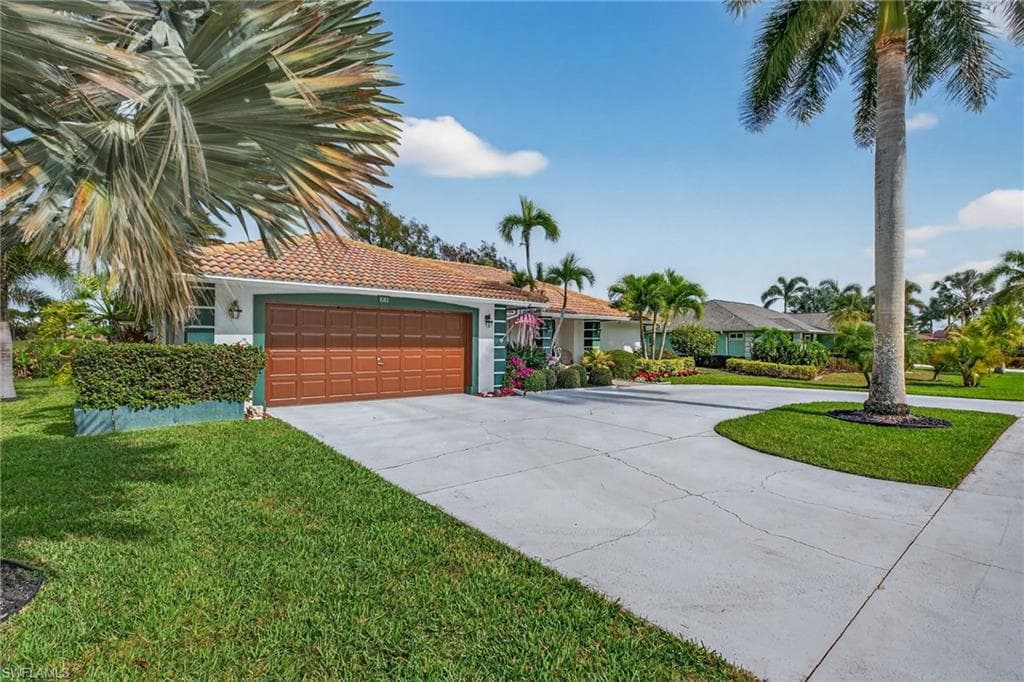 681 Saint Andrews BLVD-19