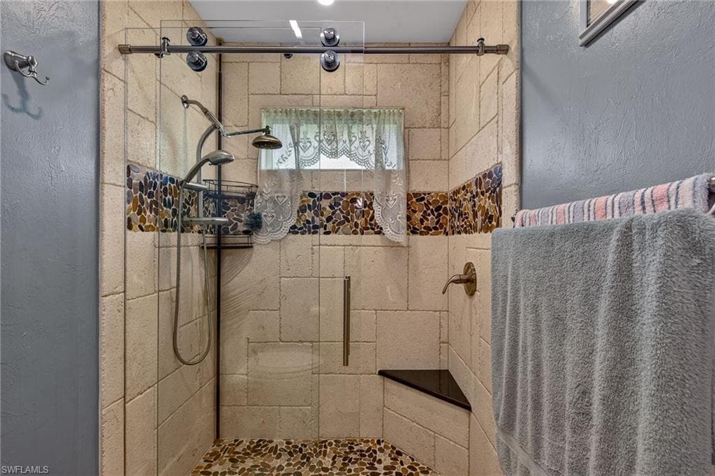 681 Saint Andrews BLVD-13