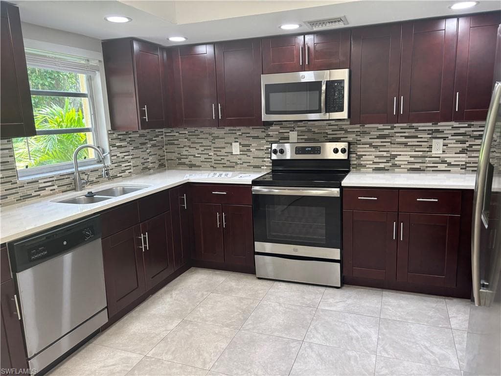 1210 Shady Rest LN 12-7