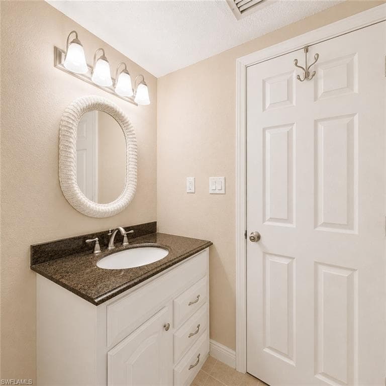2264 Winkler AVE 202-23