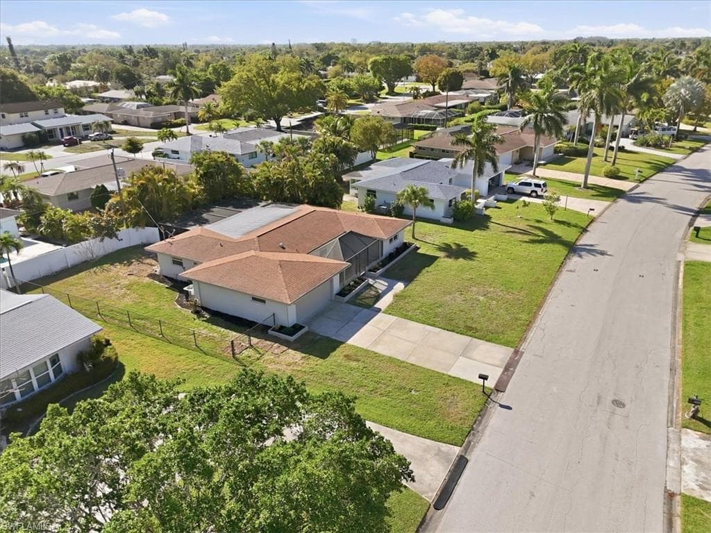 5051 Fairfield DR-42