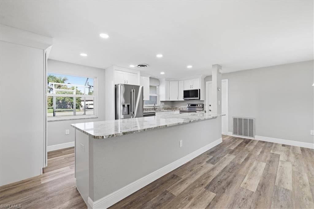 5051 Fairfield DR-6