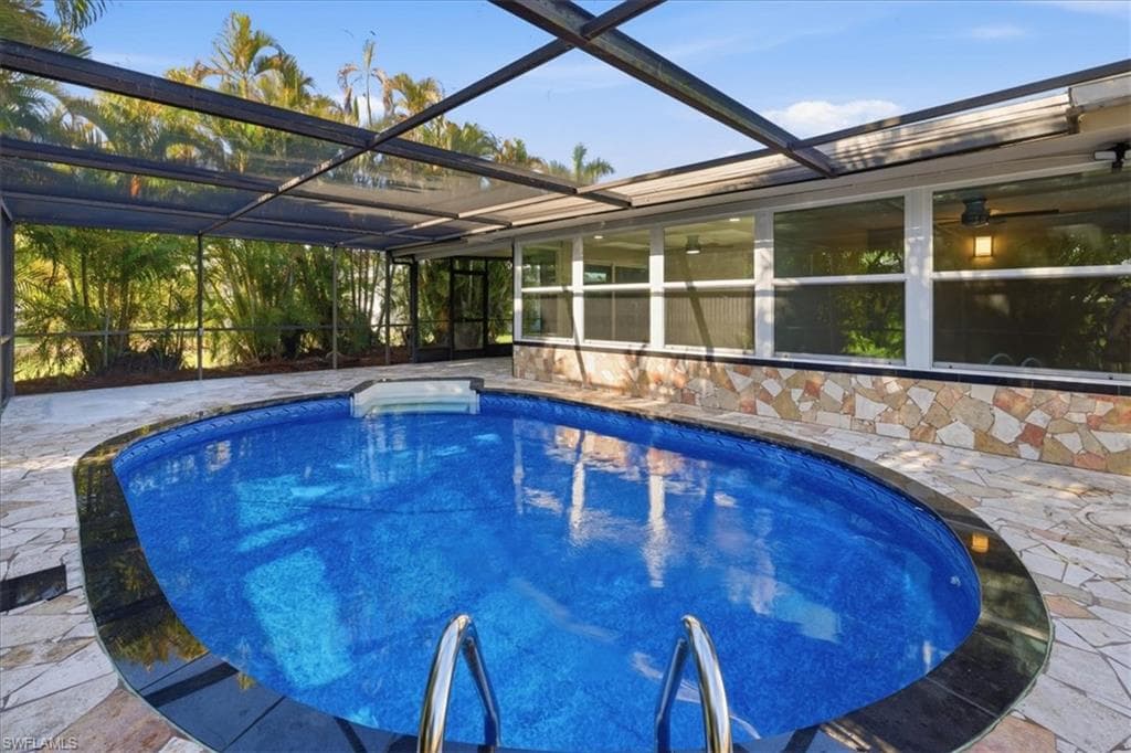 5051 Fairfield DR-31