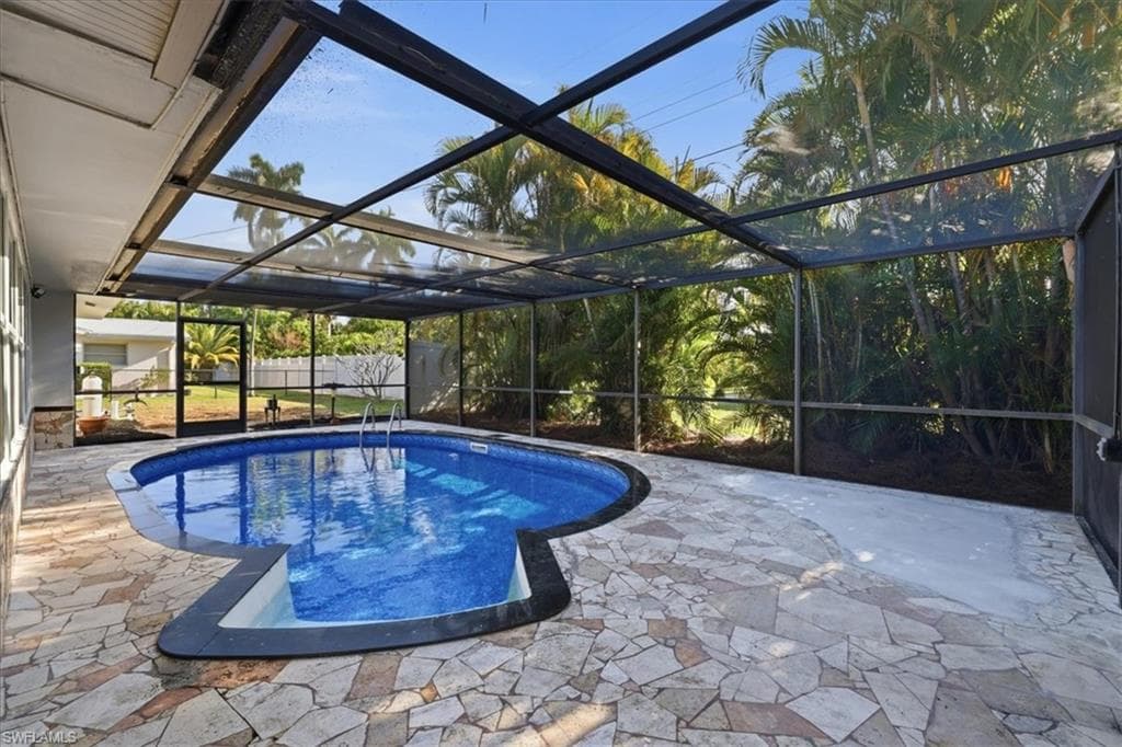 5051 Fairfield DR-29