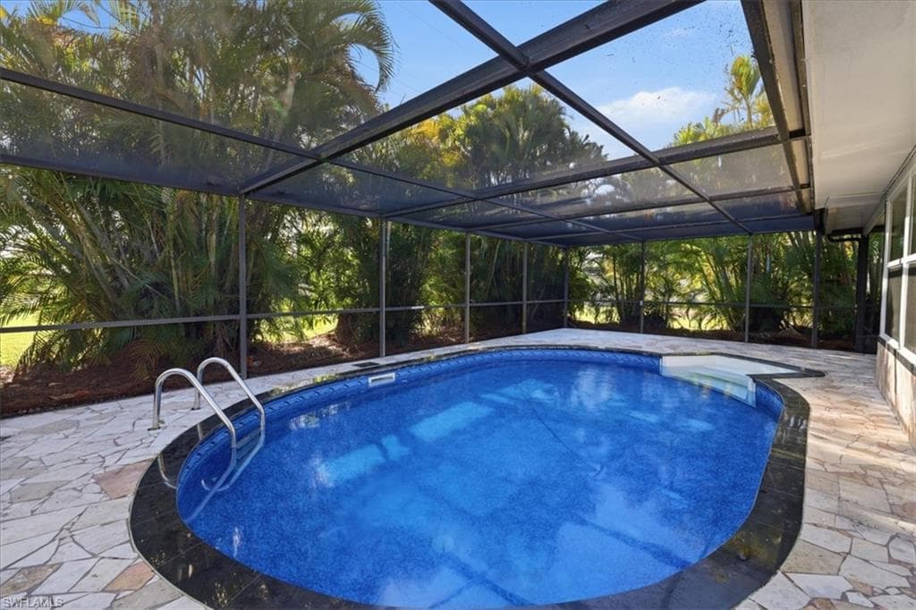 5051 Fairfield DR-32