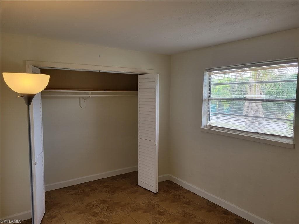 2656 Mangrove ST-12